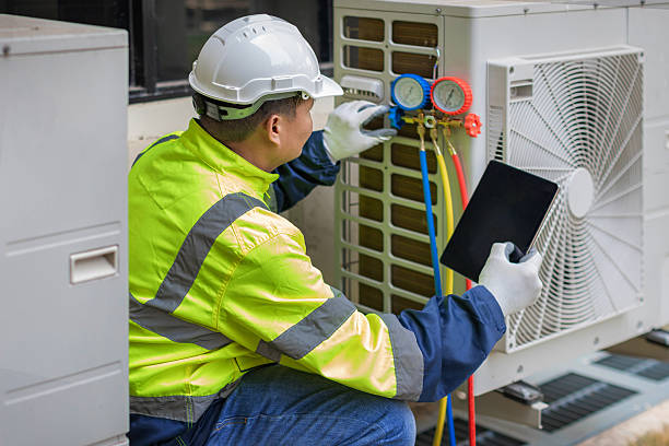 Professional Heat Pump Repair technician working in Laurel Hill, FL